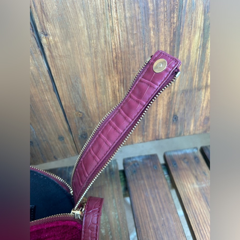 FREE PEOPLE BURGUNDY VELVET ROUND CROSSBODY - Picture 13 of 16